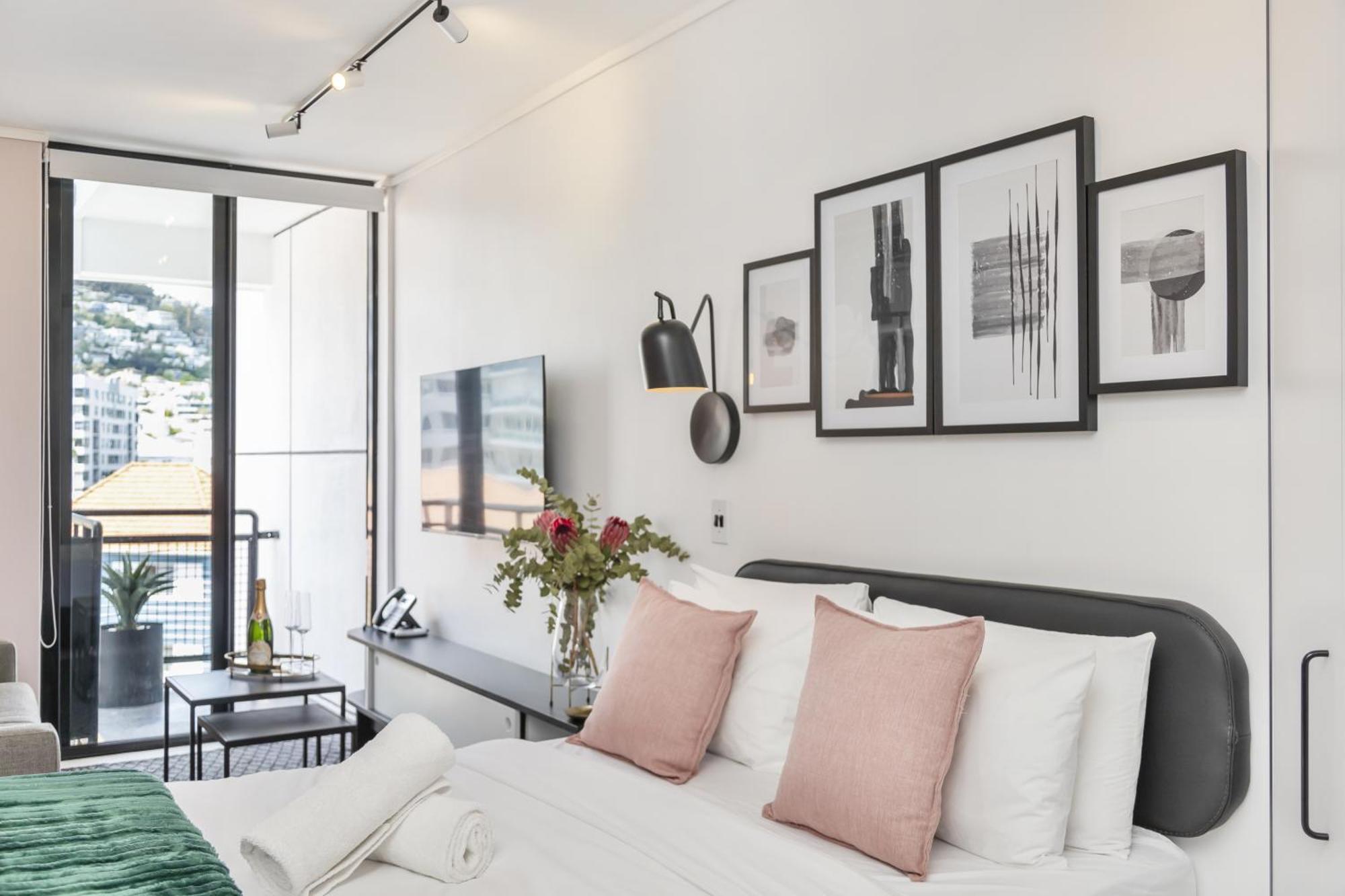 508 The Flamingo Netflix Aircon Kapstadt